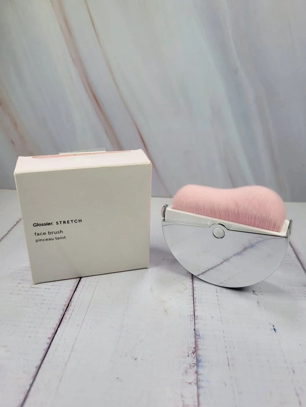 Glossier Stretch Blending and Buffing Face Brush BNIB